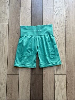 NVGTN Aqua High-Waist Bike Shorts size S
